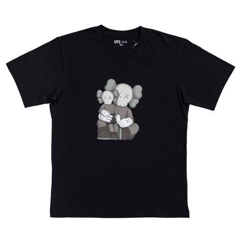 Kaws X Uniqlo Ut Short Sleeve Graphic T Shirt Us Sizing Black 467775