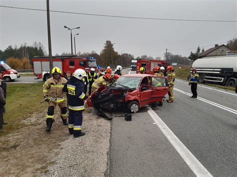 Wypadek Ci Ar Wki I Osob Wki Na Drodze Krajowej Numer W Baraku