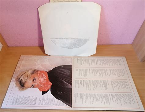 LP OLIVIA NEWTON JOHN Totally Hot France MINT Kupindo