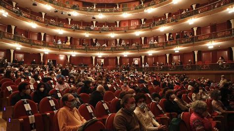 El P Blico Disfruta En El Gran Teatro De La Funci N La Fiesta Del