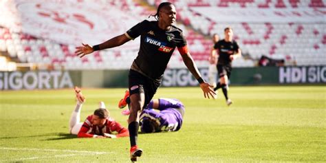 Hugo Rodallega Es Nuevo Fichaje Del Sport Club Bahía De Brasil