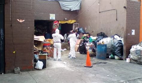 El Cuerpo De Una Mujer Fue Hallado Dentro De Un Bote En La Basura De Un Mercado En La Ciudad De