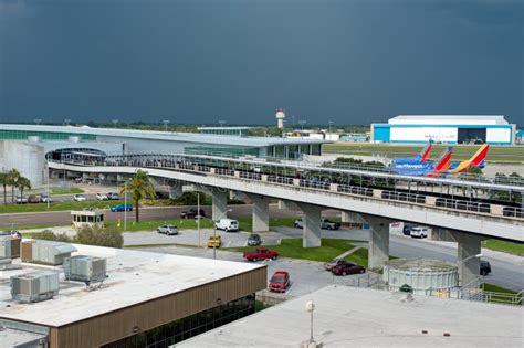 Tampa Airport Airside Shuttle Cars Editorial Image - Image of florida ...