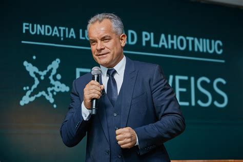 FOTO Vlad Plahotniuc se inspiră de la Igor Dodon Oficial md