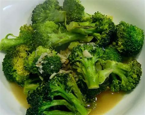 Broccoli With Garlic And Anchovies