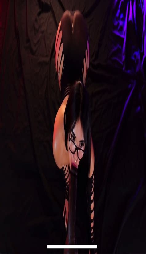 Twerking Blowjob On Bbc Dildo