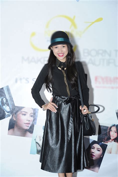 Nh Ng V Ng H Ng C A Hot Girl Vi T V I Sao Trong N C Th Gi I