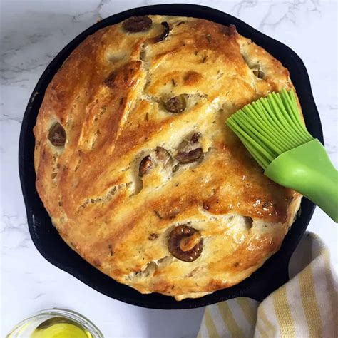 Easy Rosemary And Olive Bread No Knead Skillet Baked The Virtual