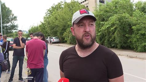 Protesti U Leskovcu Radnici Jeancija Tra E Isplatu Zarada Youtube