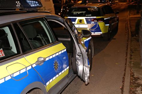 Unfall nach Verfolgungsjagd in Dresden Schüsse und beschädigte