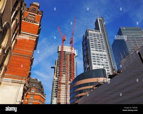 Skycraper Construction Hi Res Stock Photography And Images Alamy