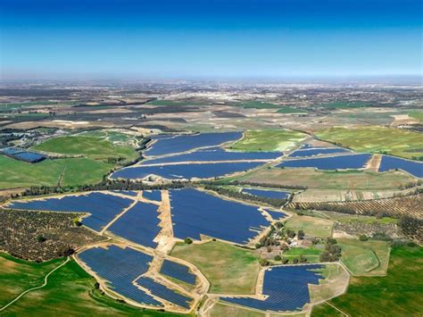 Spain: BayWa r.e. and Statkraft partner again for subsidy free solar ... 