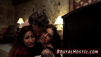 Dos atadas y castigadas porristas teniendo sexo Pobre pequeña Jade XVIDEOS