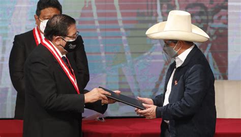 Jne Pedro Castillo Recibi Credencial De Presidente De La Rep Blica