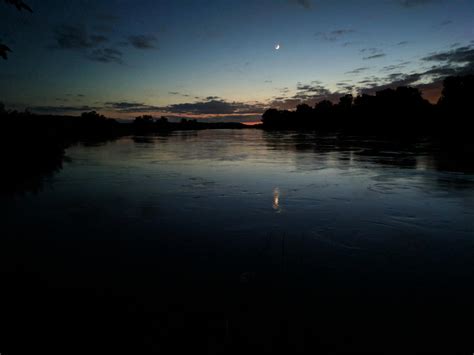 The Des Moines river is breath taking 😍 : r/desmoines