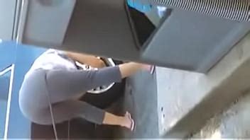 Increíble milf caliente inclinándose sobre las polainas XVIDEOS