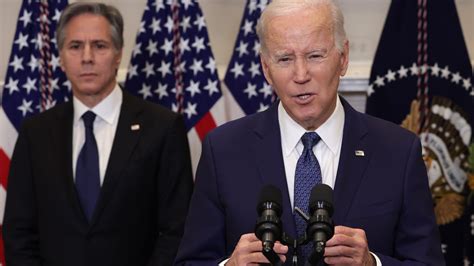 Biden Pledges Tanks To Ukraine Meta To Reinstate Trump 5 Things Podcast