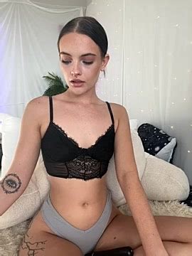 Karissachantelle Nude Stripping On Cam For Online Porn Movie Chat