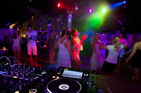 Nightlife In Maldives: 10 Best Clubs And Pubs On The Island