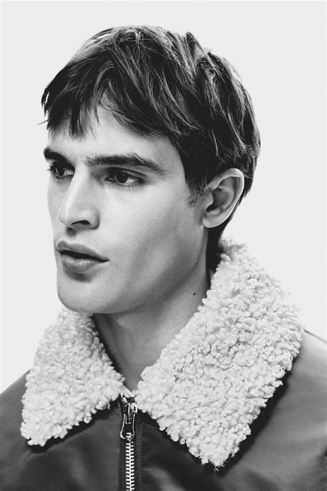 Editors explain how the stargazette chooses its main front page 23