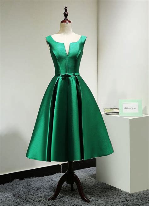 Modest Satin Emerald Green Bridesmaid Dress Short Custom Elegant Tea