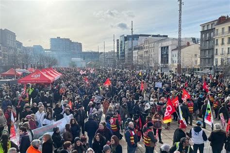 Gr Ve Du Janvier Clermont Ferrand Manifestants Selon L