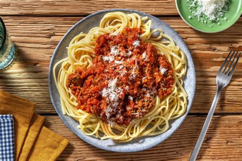 Klassische Pasta Bolognese Mit Rinderhack Rezept Hellofresh