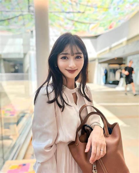 加藤瑠美さんのインスタグラム写真 加藤瑠美instagram「秋が一番好き🍂その次は冬⛄️！ まだまだ暑いけど、吹く風や夜の気候が