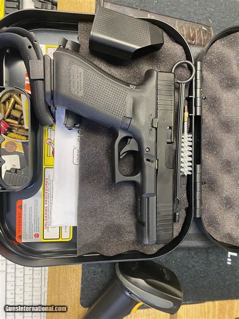 Glock Blue Label G17 Gen 5