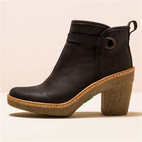 El Naturalista | New Collection | Sustainable Design and Quality ...