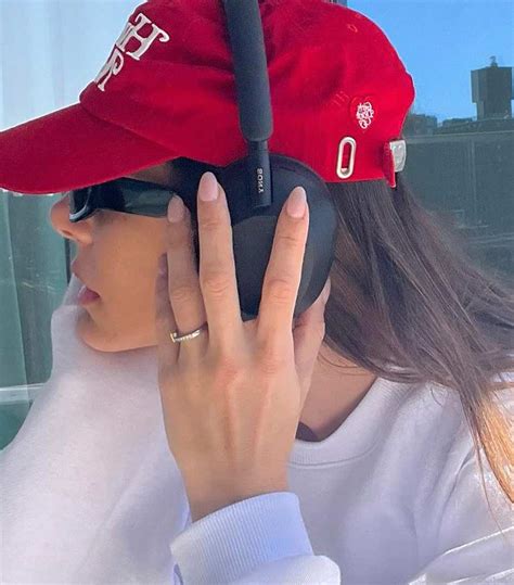 Alerta Vuelven las Naked Nails a las tendencias en uñas