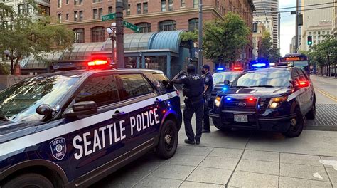 Seattle Shootings Man Kills Attempted Robbery Suspect 2 Others