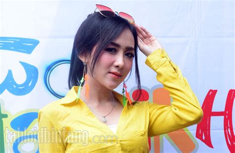 Sukses Di Dunia Musik Ucie Sucita Bisnis Produk Kecantikan