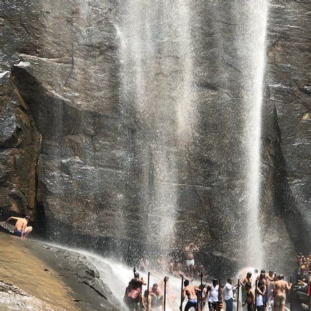 agaya gangai waterfalls kolli hills  ce quil faut savoir pour