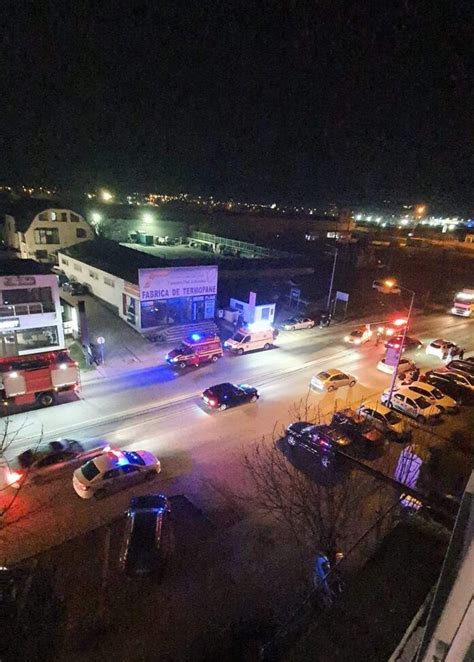 Accident N Zona Mall Ului Din T Rgu Jiu Poli Ia Pompierii I