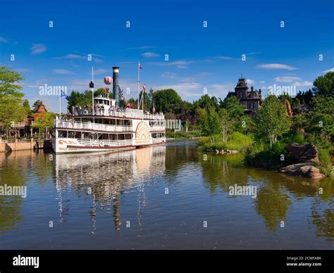 Thunder Mesa riverboat Disneyland Paris Marne la Vallée Paris