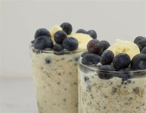 Berry Chia Overnight Oats