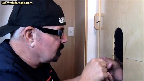 Amateur Gloryhole Gaydaddy Deepthroats With Wide Open Mouth