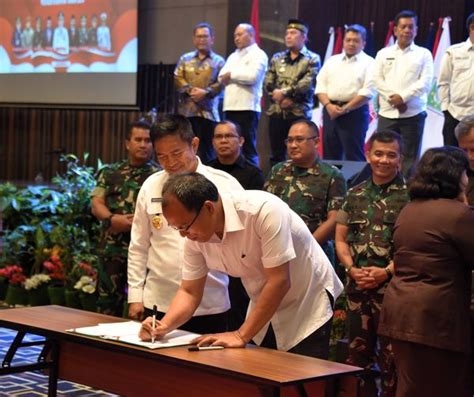 Pemkab Bupati Humbahas Ikuti Deklarasi Pemilu Damai Dan