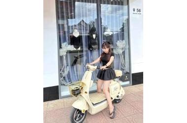 Cô chủ shop nhí nhảnh cùng VC K hot trend