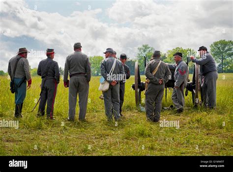 Confederate Soldiers Civil War Stock Photos & Confederate Soldiers ...