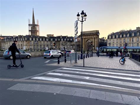 Sil Ne S Tait Pas Arr T Jaurais Tir Bordeaux Un Policier