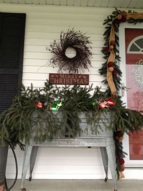 20++ Outdoor Country Christmas Decorations - HOMYHOMEE