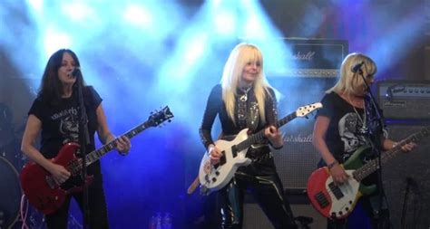 GIRLSCHOOL release new single “Are You Ready? – Arrow Lords of Metal