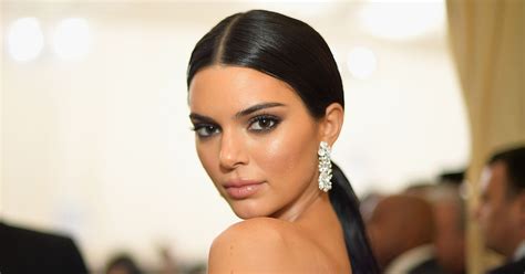 Kendall Jenner Talks 'Pregnancy' in New Ep of 'The Kardashians'