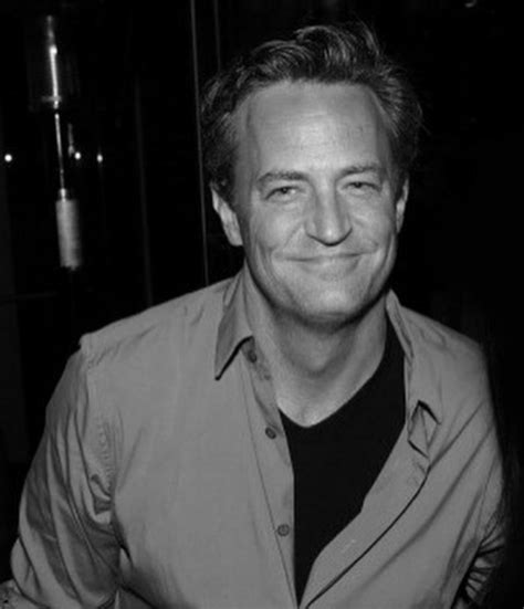 Investigações sobre morte de Matthew Perry astro de Friends são