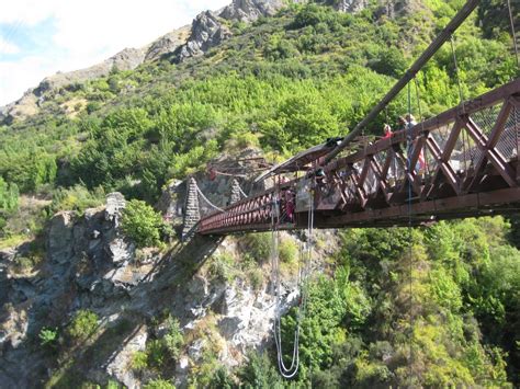 Queenstown Bungy Jumping - Chasing the Unknown