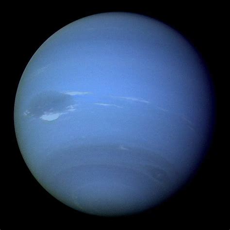 Pictures of Neptune - Universe Today