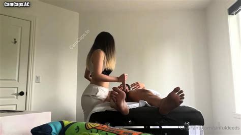 Amateur Girlfriend Gives Handjob With Big Cum At DrTuber