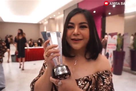 Biodata Anisa Bahar Pedangdut Yang Baru Saja Dapat Penghargaan Lintas